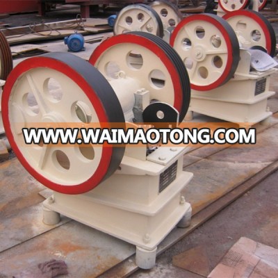 2016 stone Jaw Crusher with diesel engine / mobile jaw crusher for sale /stone crushing plant